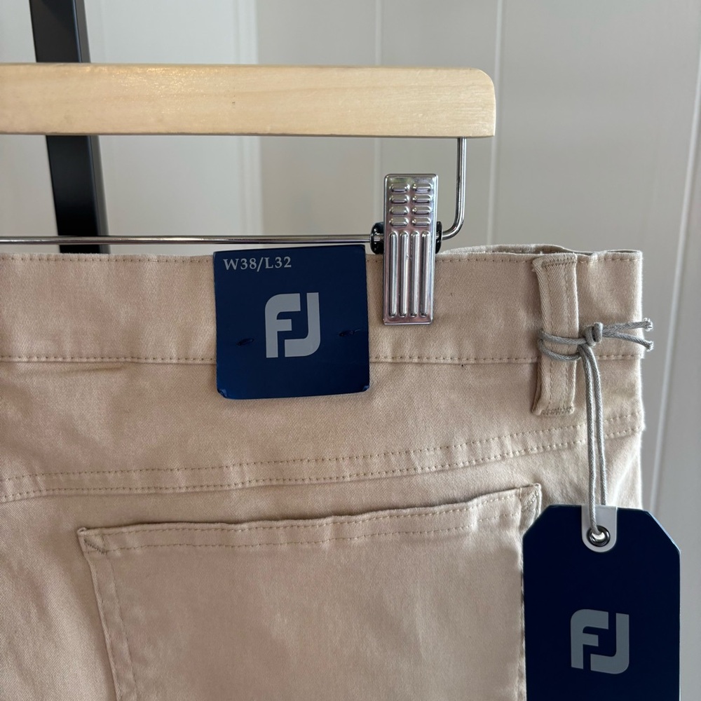 FootJoy FJ 1857 Sueded Twill 5 Pocket Chino Pants Tan Mens 38x32 (37 Actual) NWT